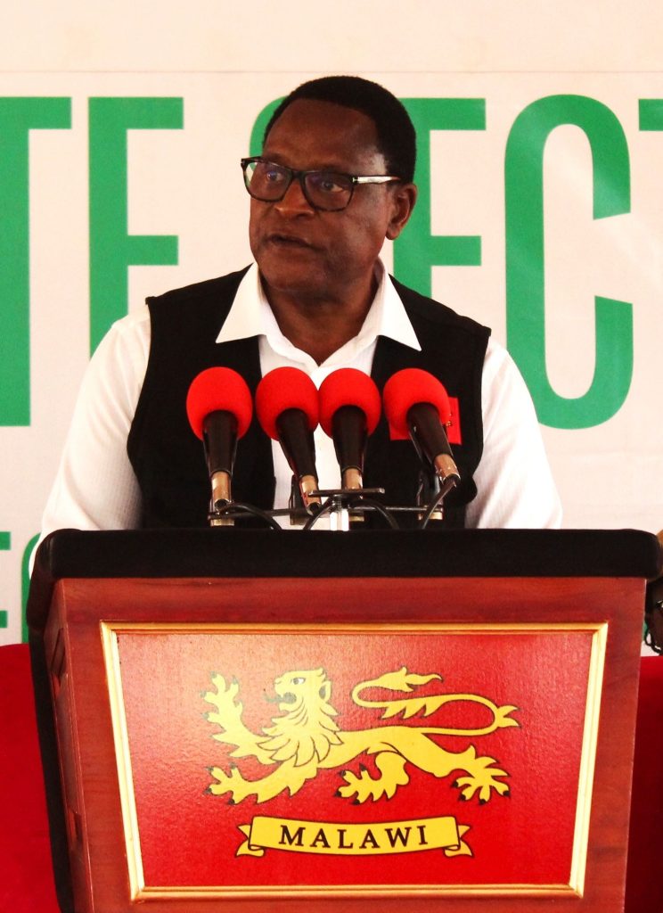 Chakwera says 800 medium, large-scale farmers have registered in mega farms programme 1 Chakwera makes key note address at the launch of the Private Sector Mega Farms Pic. By Kondwani Magombo Mana