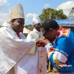 President-Chakwera-receiving-anointing-from-the-Catholic-Bishop-in-Zomba