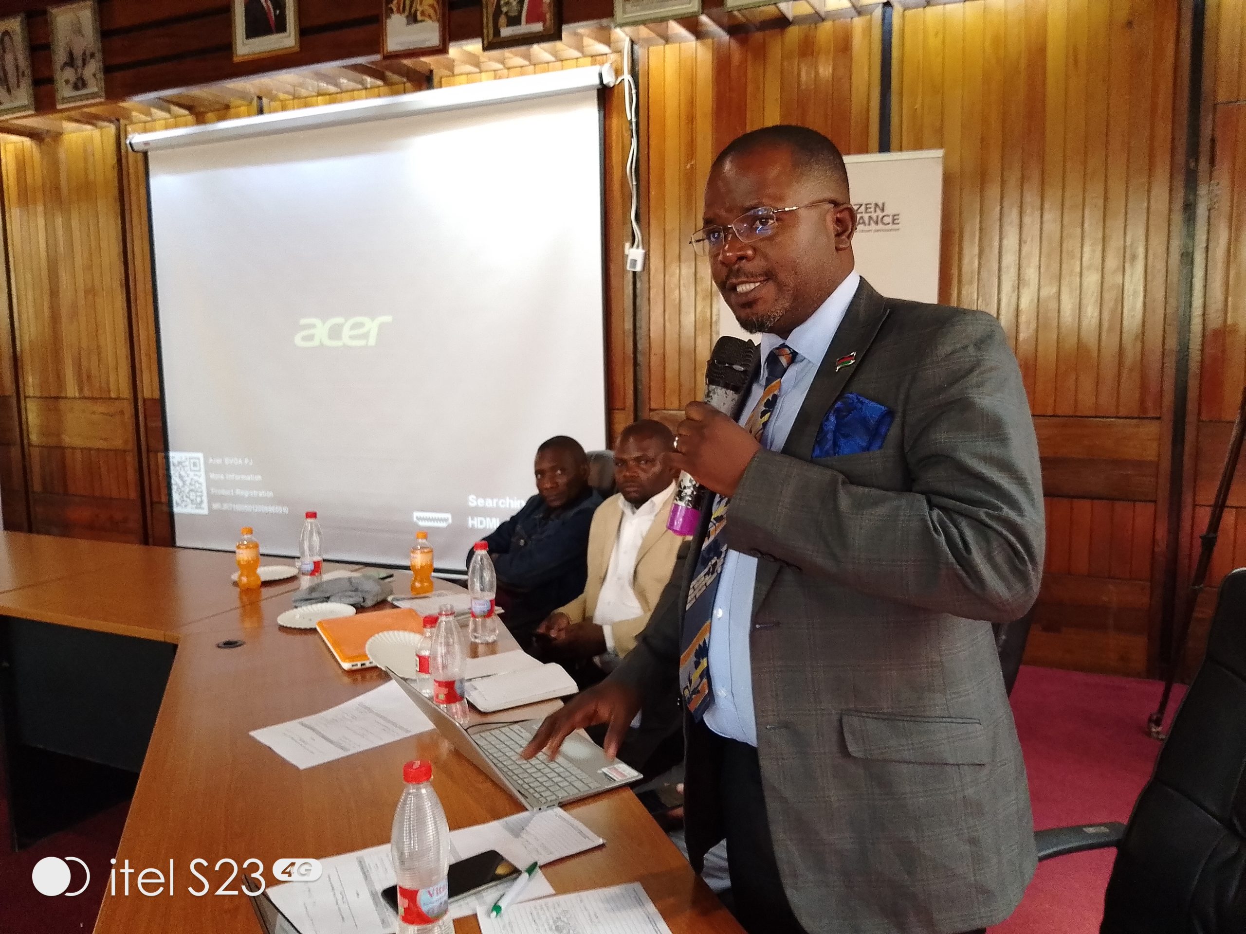 Nkhoma stressing a point during the interface meeting with LCC senior management on Wednesday Photo by Watipaso Mzungu scaled