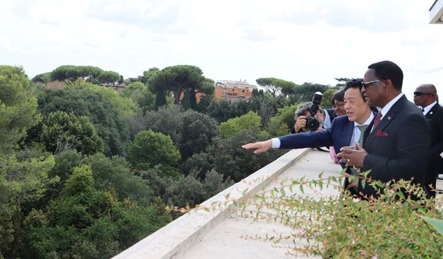 Chakwera’s ambition to feed Africa 1 FAO Chakwera with FAO Director General Dongyu taking a look of Rome view from the top of the FAO officesc Abel Ikiloni Mana