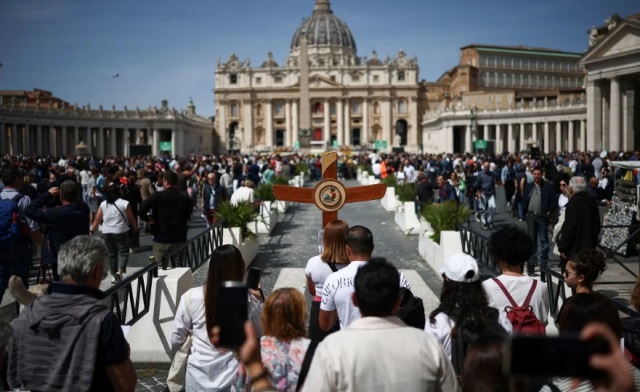 Pope Francis has died, Vatican says 1 Death St Peters Square
